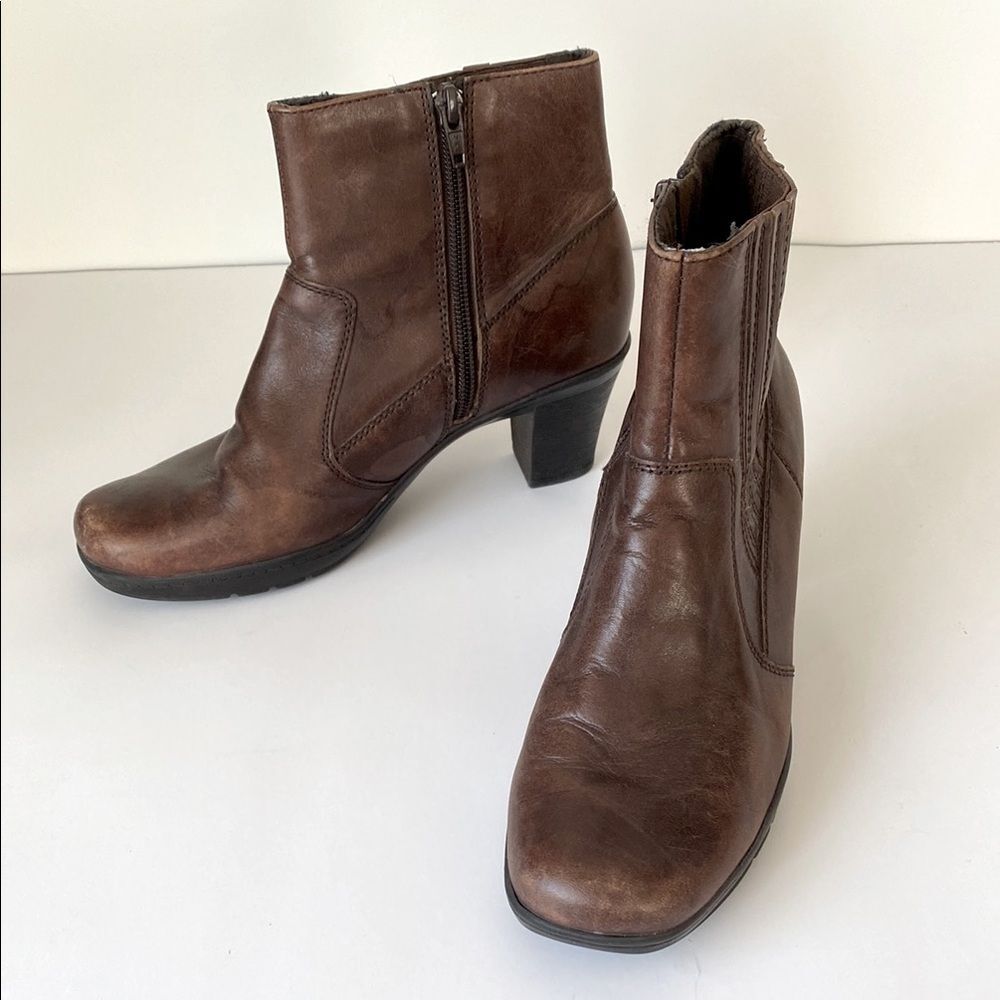 Clarks Brown Leather Heeled Short Boots Side Zipper 6.5 Boho Festival Western